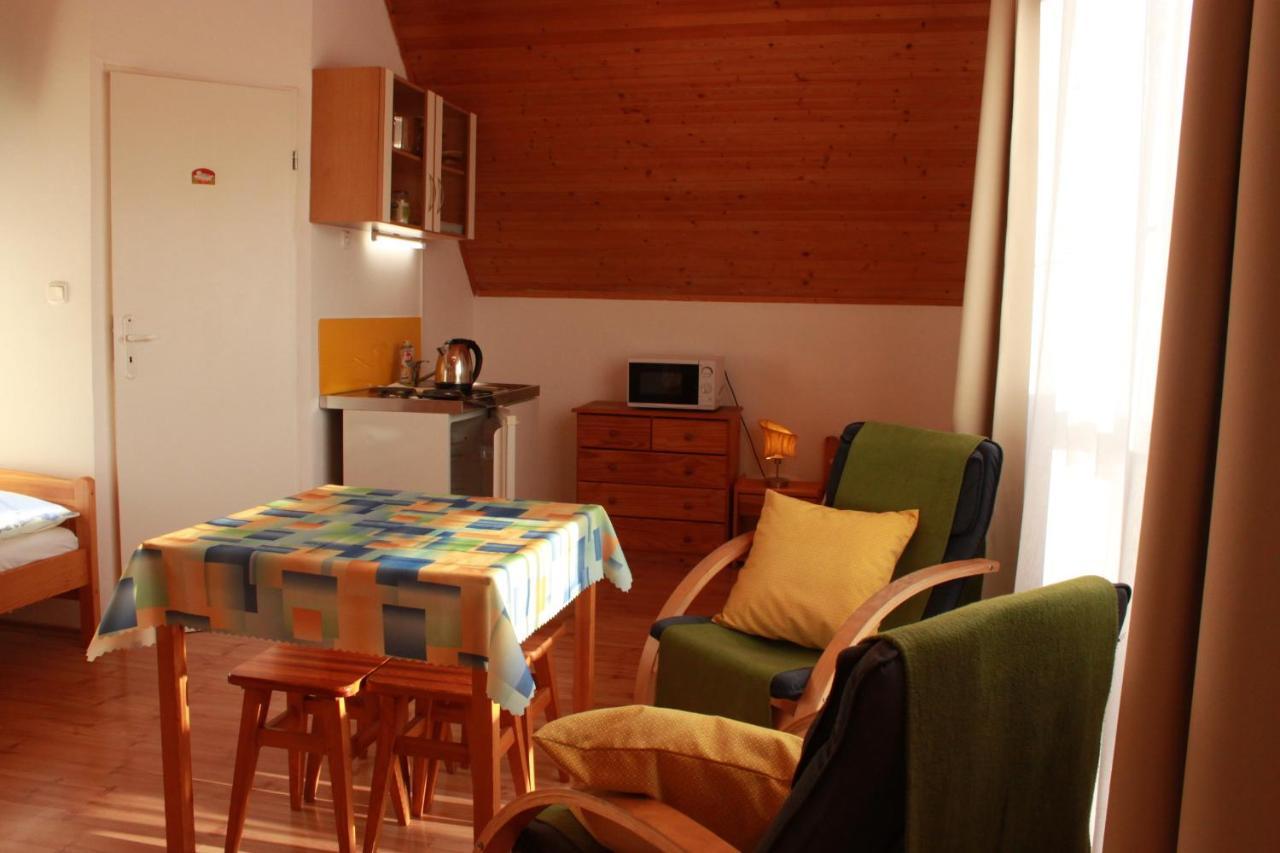 Zlty Dom Vrbov Apartment Exterior photo